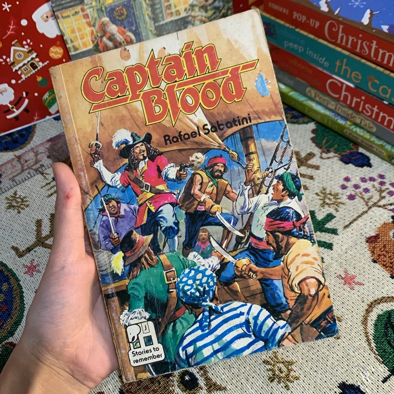 Sách ngoại văn Captain Blood, Chapter Book, ấn bản năm 1991  326308