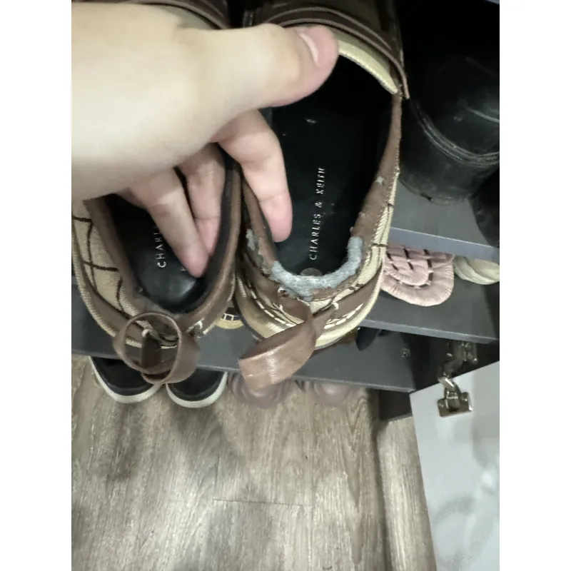 Thanh lý giày cnk auth 97% ạ 719479