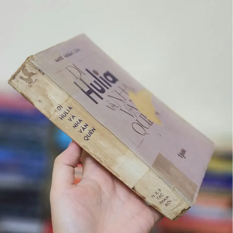 DÌ HULIA & NHÀ VĂN QUÈN 709240