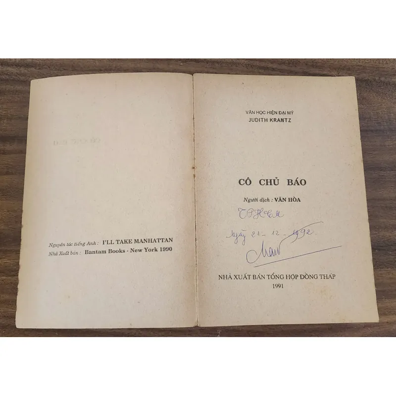 Tiểu thuyết CÔ CHỦ BÁO - Judith Krantz (486 trang) 716895