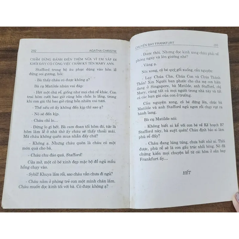 Tiểu thuyết trinh thám của nữ nhà văn Agatha Christie: CHUYẾN BAY FRANKFURT (293 trang) 717842
