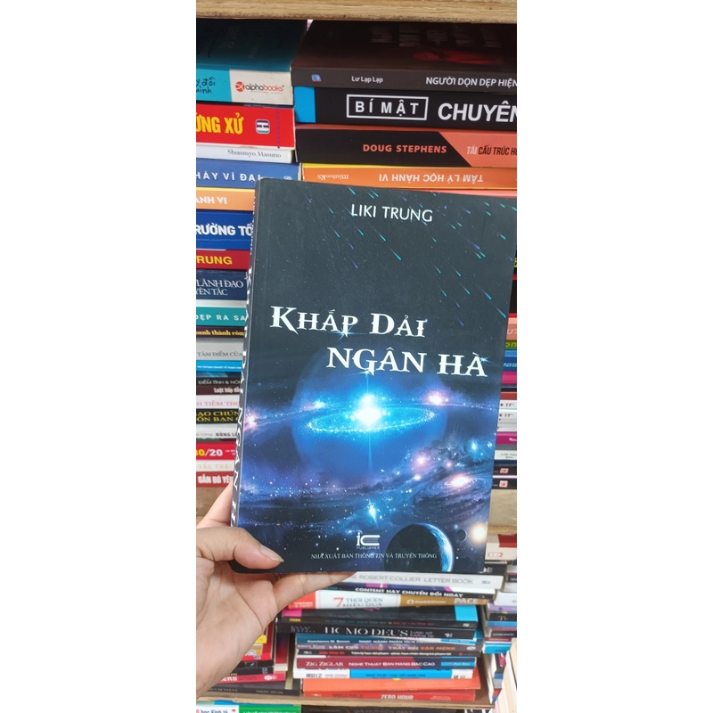 Khắp Dải Ngân Hà- LiKi Trung 521778
