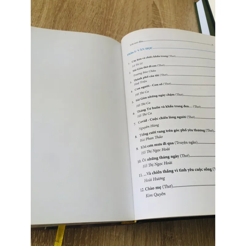 CÂY KÈN VÀ CHIẾC KHẨU TRANG – TÁC PHẨM NGHỆ THUẬT MÙA COVID 📚 973688