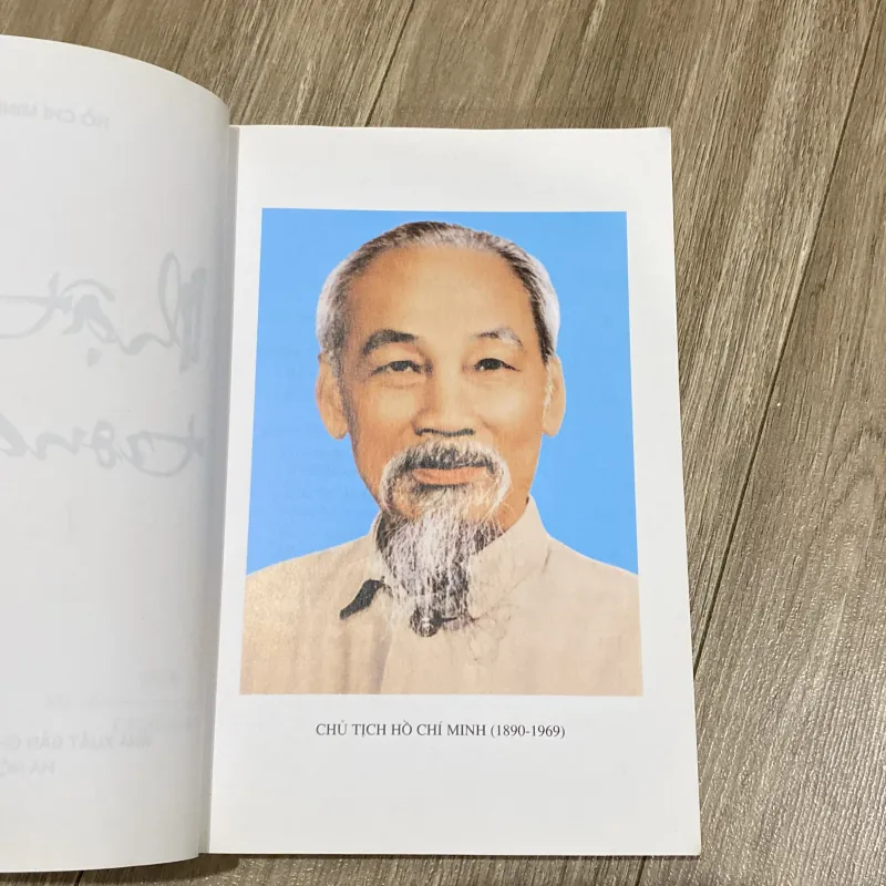 NHẬT KÝ TRONG TÙ - HỒ CHÍ MINH, có in bản gốc bút tích Nhật ký trong tù 1025412