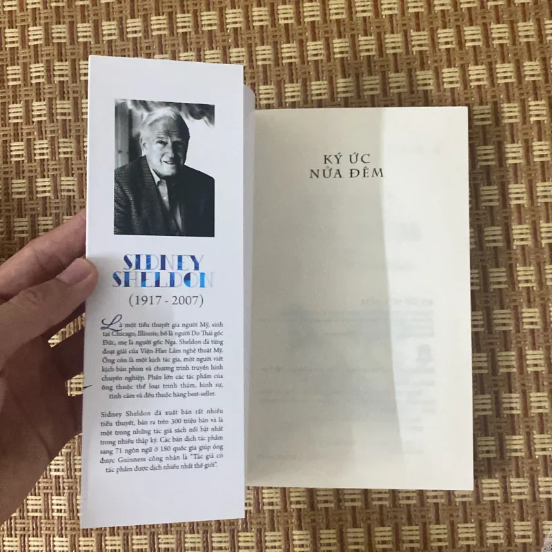 KÝ ỨC NỬA ĐÊM-Sidney Sheldon 996309