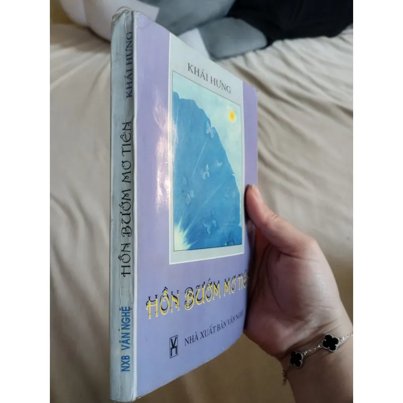 tiểu thuyết "Hồn Bướm Mơ Tiên" của tác giả Khái Hưng 761660