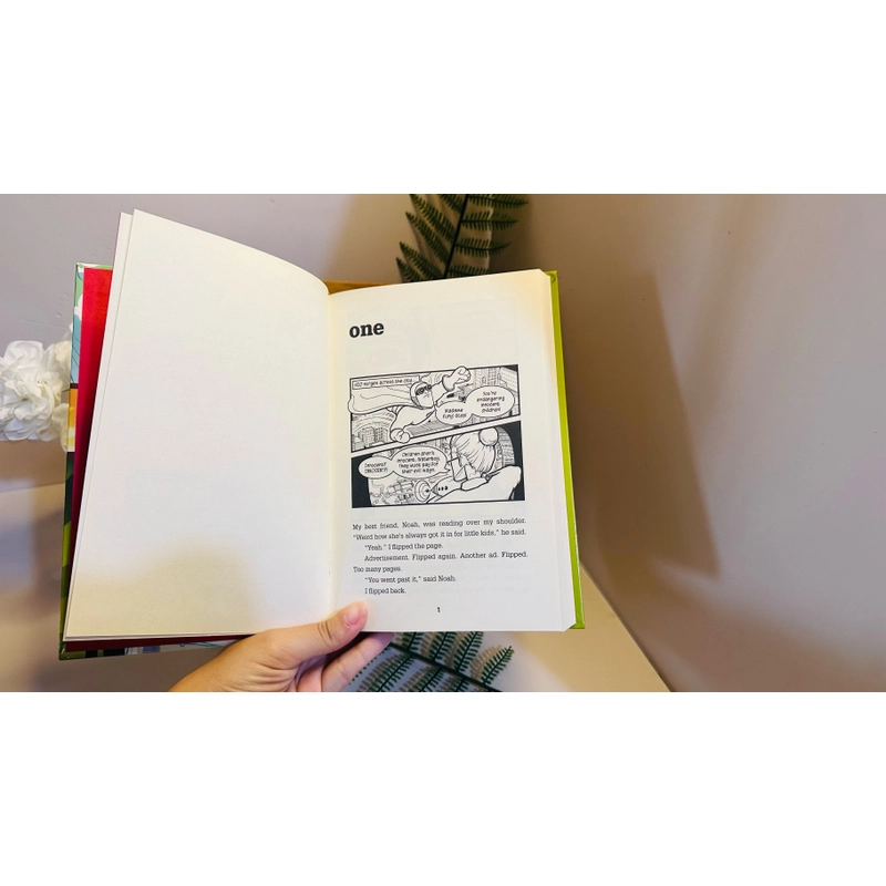 [Sách tiếng Anh 2hand] Like new 90% - The Adventures of Beanboy - Lisa Harkrader 479718
