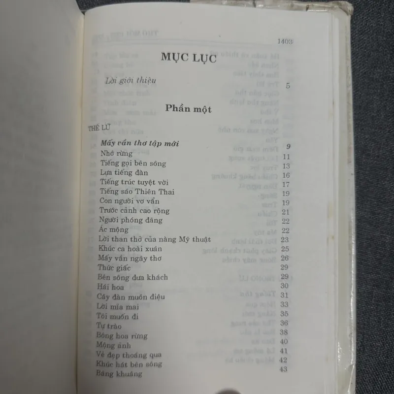 Thơ mới (1932-1945): Tác giả và tác phẩm 925471