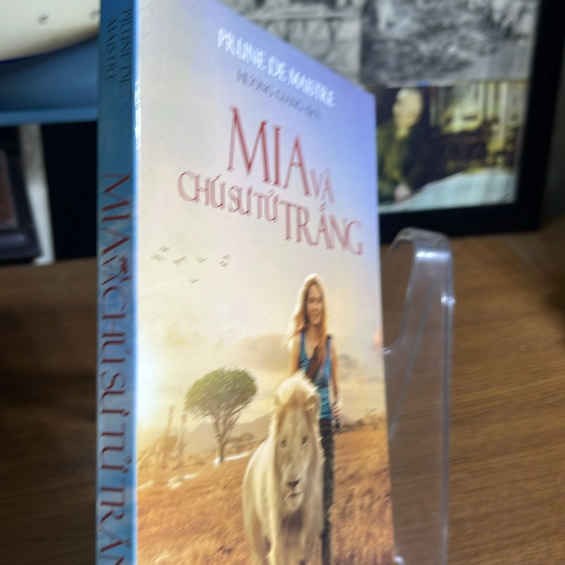 Mia và chú sư tử trắng Brune De Maistre 504851