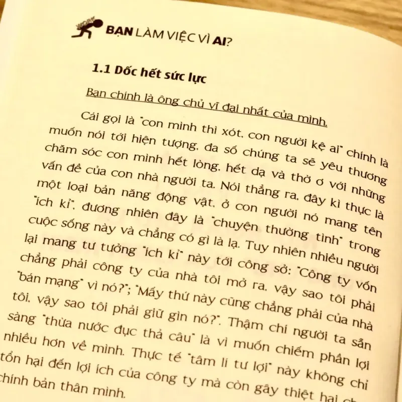 Sách: Bạn Làm Việc Vì Ai 941086