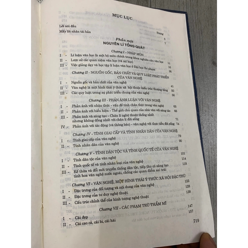 Lí luận văn học. 3b5 551598