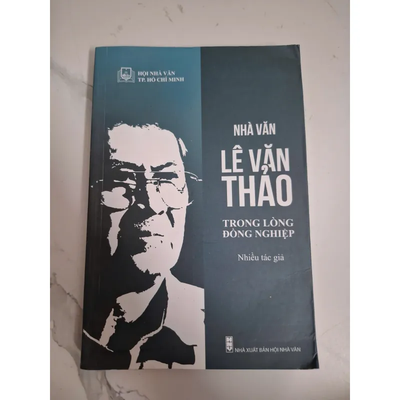 Nhà văn Lê Văn Thảo trong lòng đồng nghiệp - Chân dung văn học 1020735