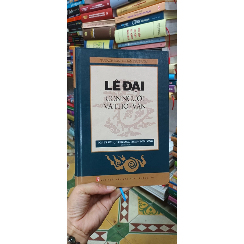 Lê Đại Con Người Và Thơ - Văn 543239