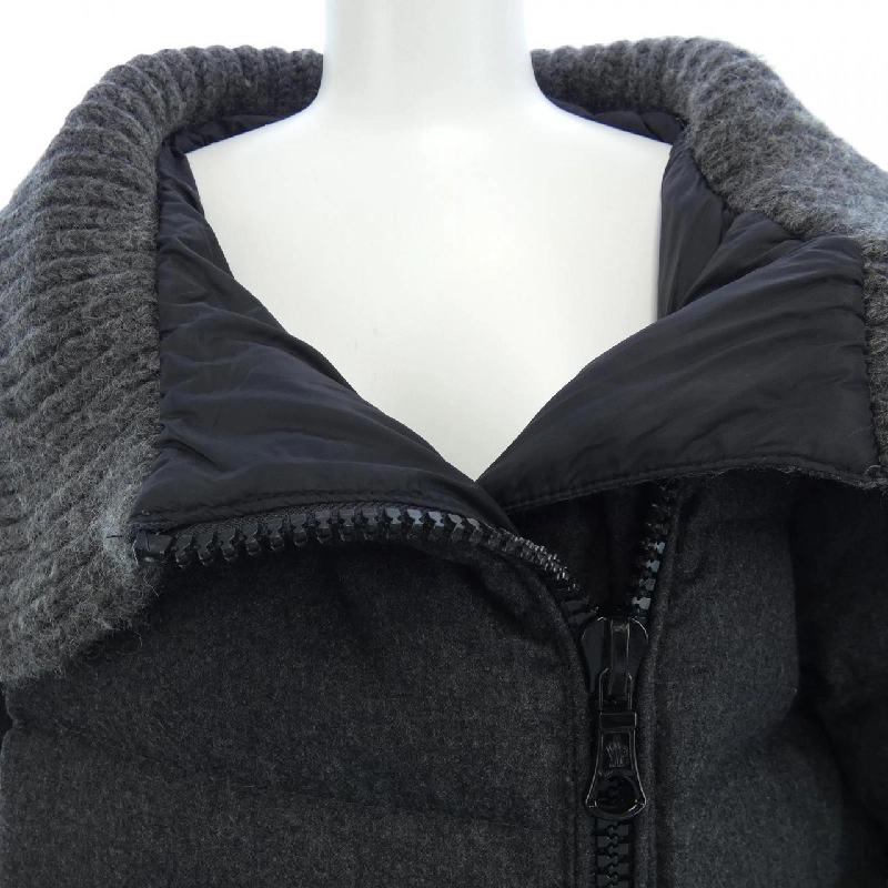 Áo khoác lông vũ MONCLER 642233