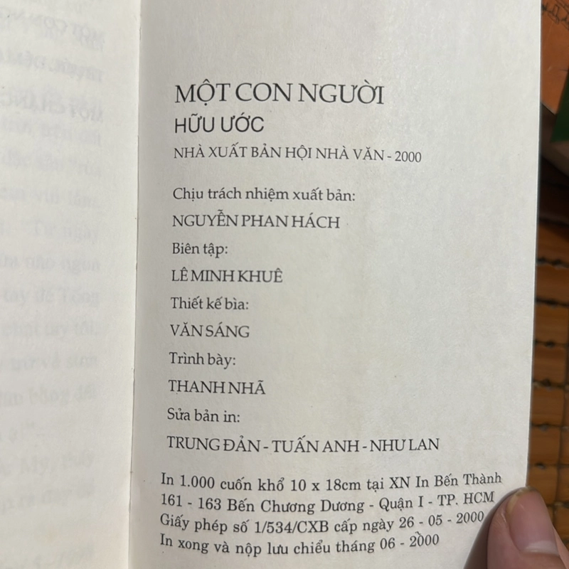 Một con người tập truyện ký - Hữu Ước 479514