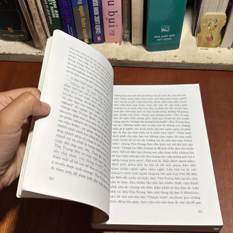 II Danh Nhân Trung Quốc: Ba Vĩ Nhân Trung Quốc Của Thế Kỷ 20 - Thi Hữu Tùng - 2009 927332