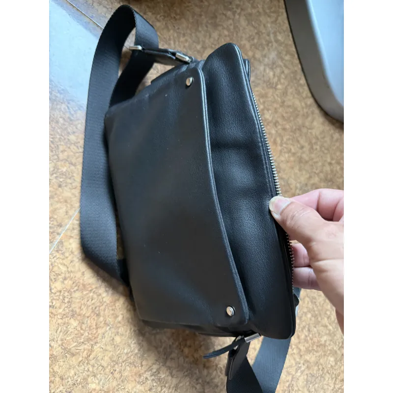 cần pass túi xách thời trang cho nam mới mua da thật 100% bao text  675075