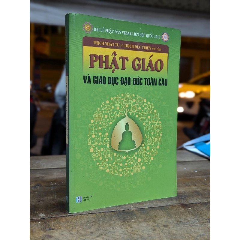 Phật giáo và giáo dục đạo đức toàn cầu - Thích Nhật Từ & Thích Đức Thiện 291788