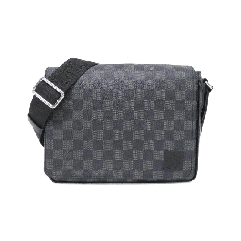 Túi đeo vai Louis Vuitton Damier Graphite District PM N42710 611736