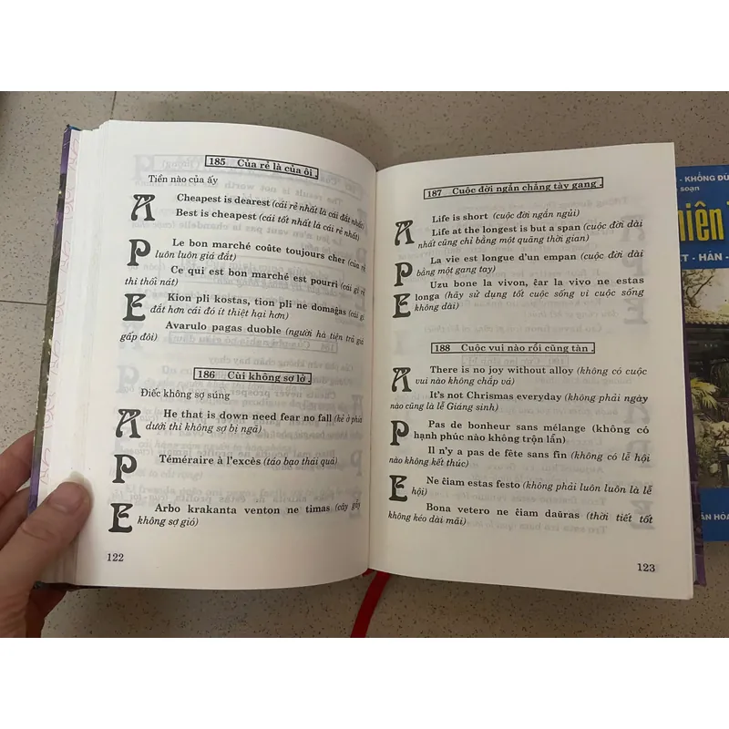 Tục Ngữ So Sánh  717361