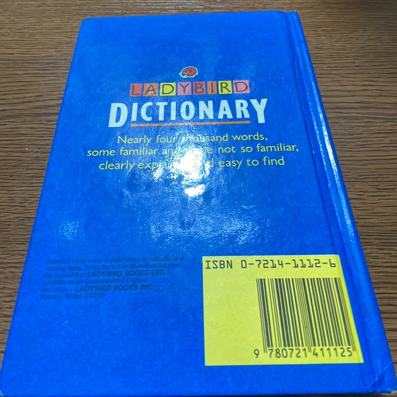 Dictionary with colour illustrations Ladybird 357288