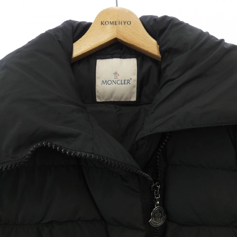 Áo khoác lông vũ MONCLER 640177