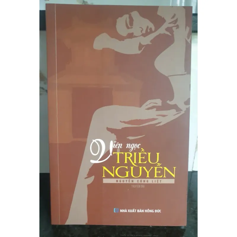 Viên Ngọc Triều Nguyễn 680846