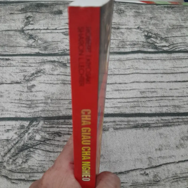 Sách kiến thức làm giàu- Cha giàu cha nghèo. Robert T. Kiyosaki & Sharon L. Lechter 706809