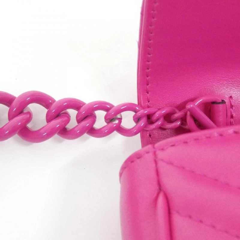 Túi đeo hông GG MARMONT 699757 UM8KV của Gucci 609084