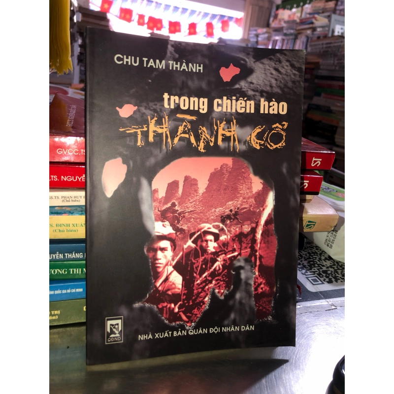 Trong chiến hào thành cổ - Chu Tam Thành 490155