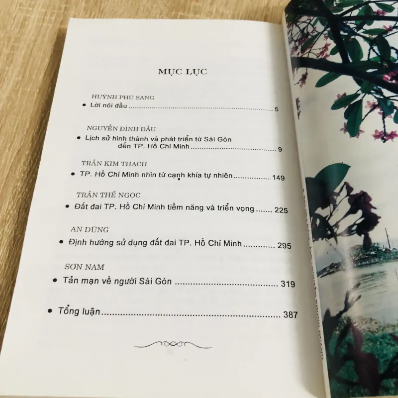 300 NĂM ĐỊA CHÍNH 976567