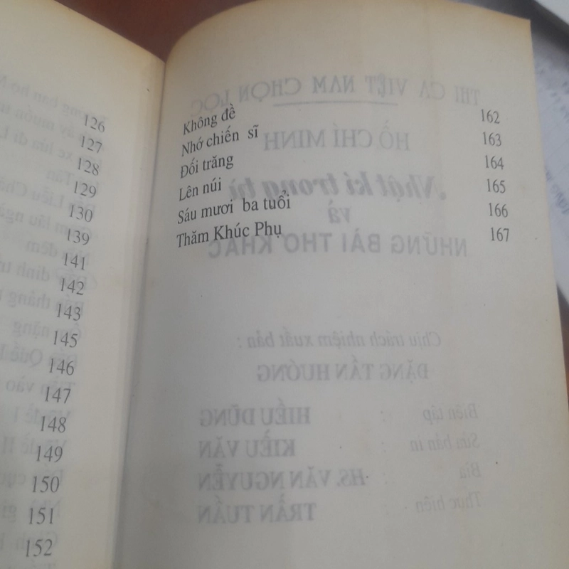 Hồ Chí Minh - NHẬT KÝ TRONG TÙ và những bài thơ khác 460056