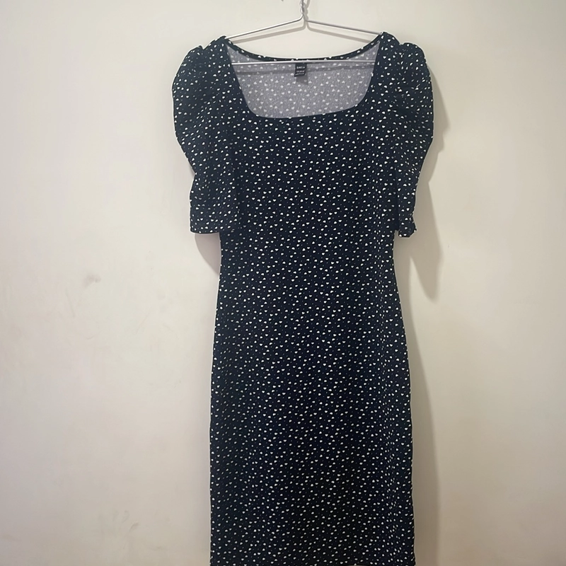 Đầm ôm body xanh navy tim trắng 95% sizeL 536303