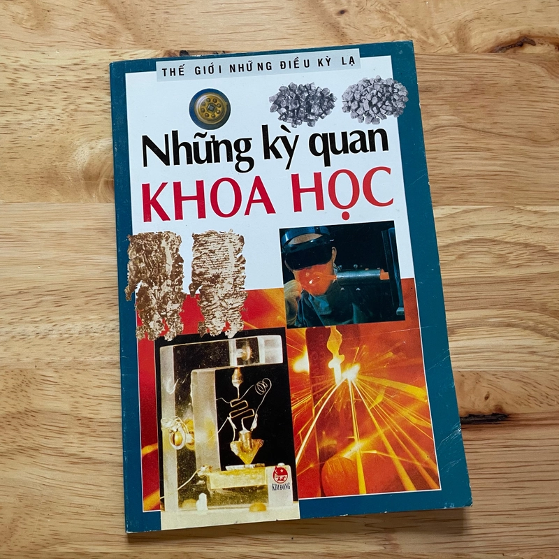 II 4 Cuốn Thế Giới Những Điều Kỳ Lạ - 2002 493120