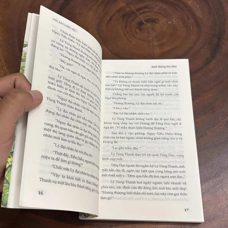 II Hắc Bạch Kiếm Yêu: Mạch Thượng Hoa Khai - Hoàng Ngọc (Dịch) - 2016 1000937