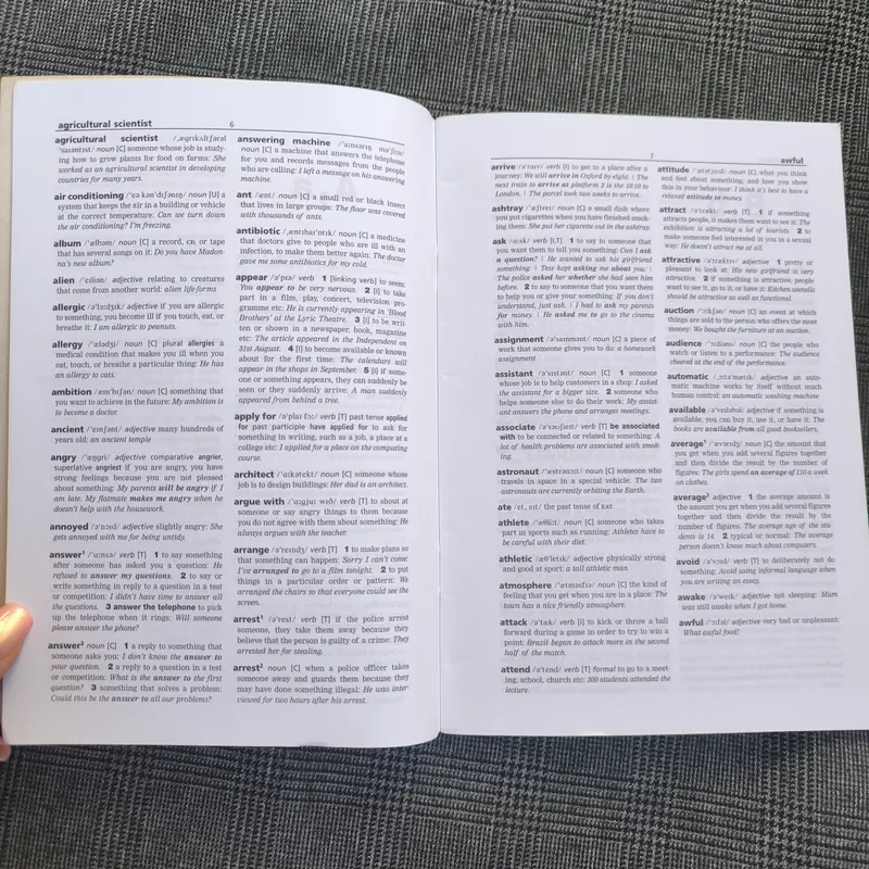 New Cutting Edge Mini Dictionary - Pre-Intermediate Level 592514