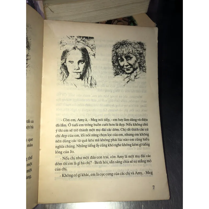 Bốn cô con gái nhà bác sĩ March - Louisa May Alcott 976579