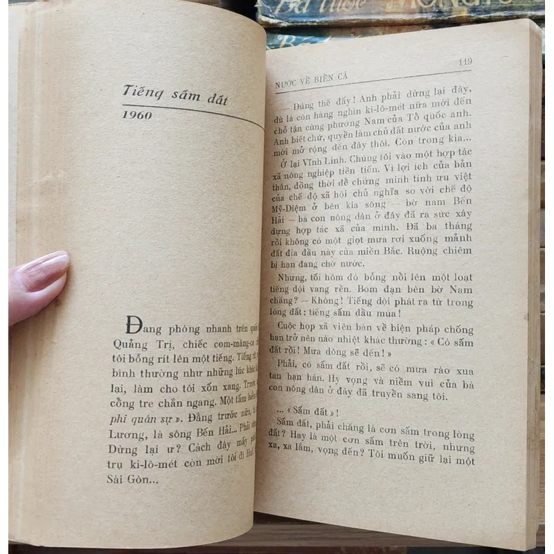 Ký, tiểu luận: NƯỚC VỀ BIỂN CẢ (Tác giả: Lưu Quý Kỳ) - sách in lần 2 năm 1975 706812