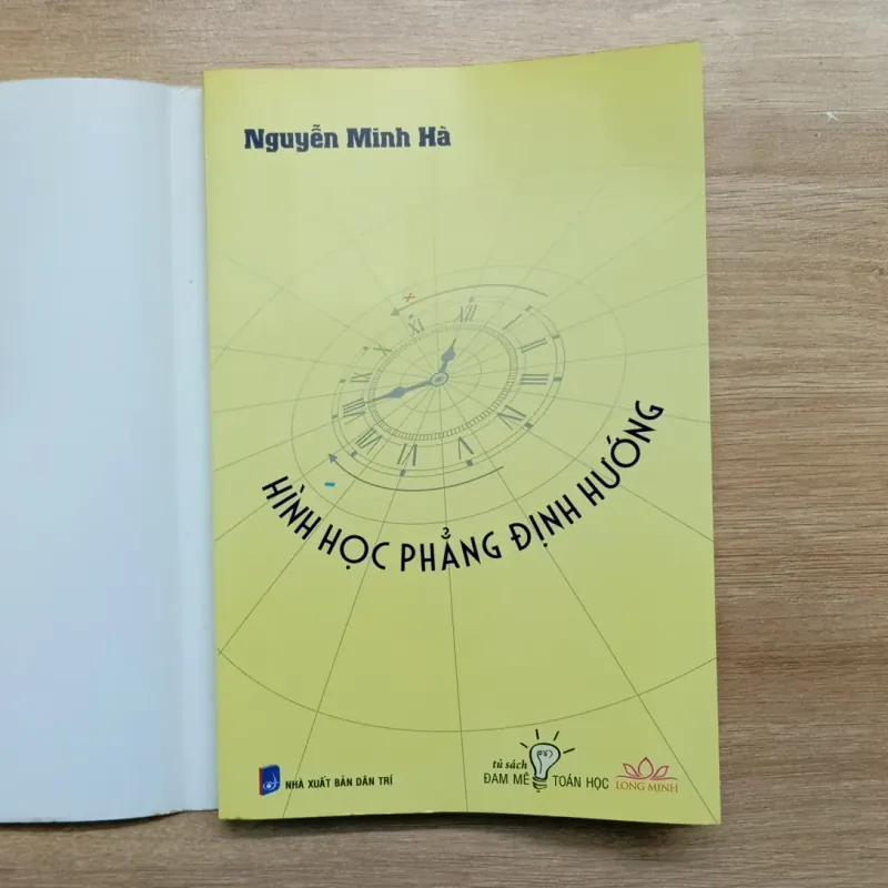 Sách Hình học phẳng định hướng 931209