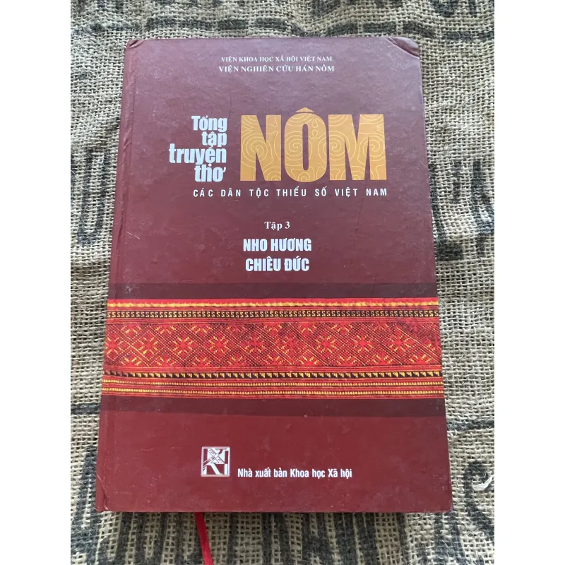 Truyện thơ Nôm dân tộc thiểu số Việt Nam - dân tộc Tày Nho Hương Chiêu Đức  1004264