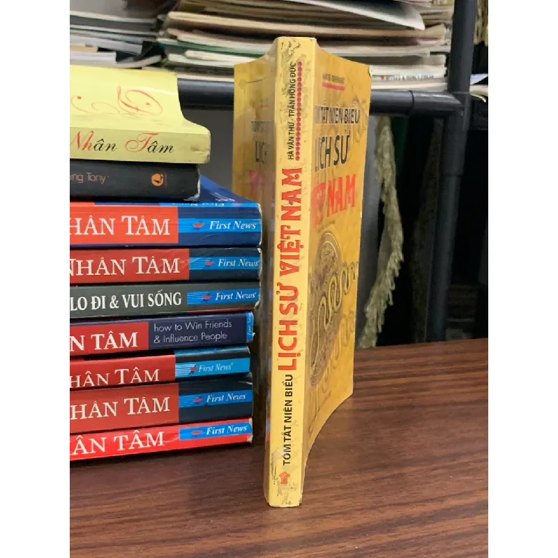 Tóm tắt niên biểu Lịch sử Việt Nam- Hà Văn Thư, Trần Hồng Đức 693299