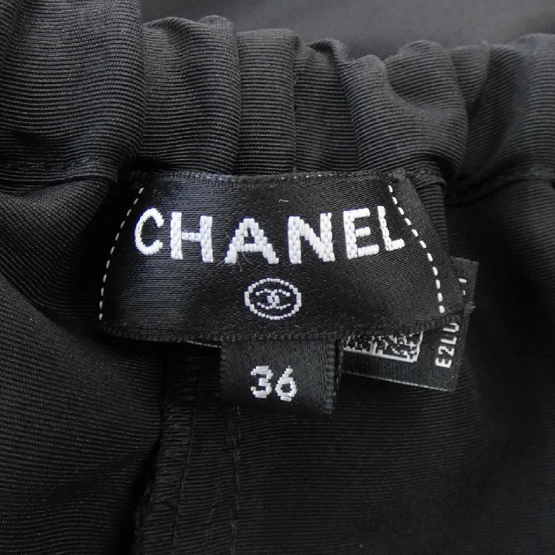 Quần short CHANEL - Hàng hiệu Authentic 824224