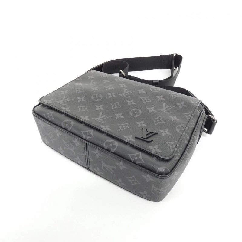 Túi đeo vai Louis Vuitton Monogram Eclipse District PM M46255 - Hàng hiệu Chính hãng 768152