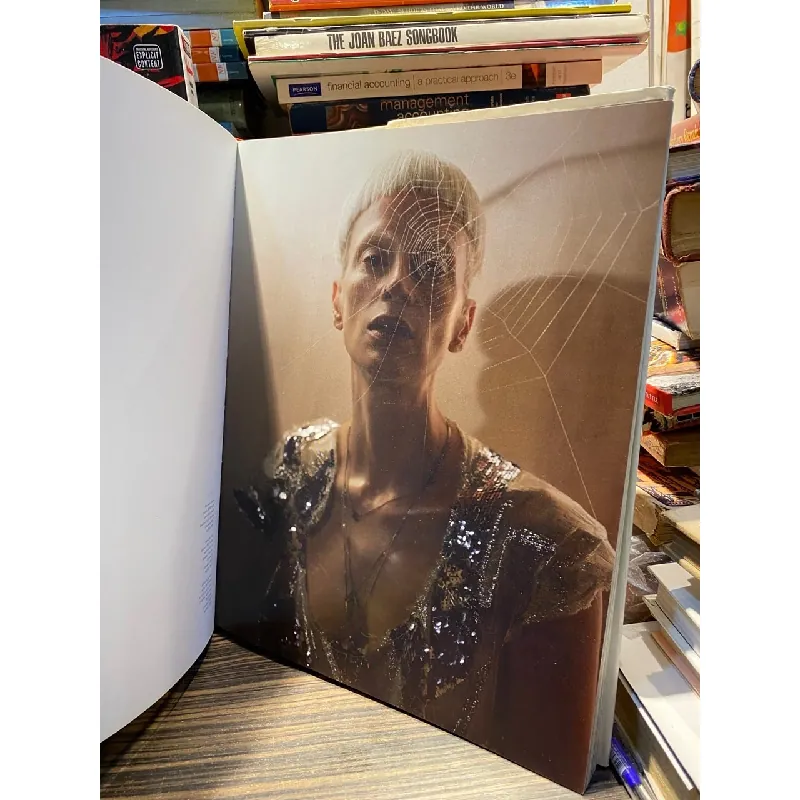 Story Teller - Tim Walker 726770