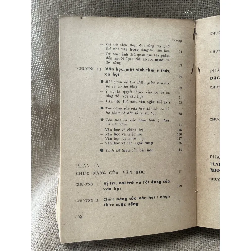 Văn học- cuộc sống -nhà văn - 550 trang  993706