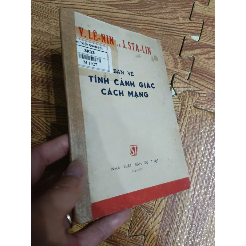 V.I.Lenin và Stalin - Bàn về tính cảnh giác cách mạng 716413