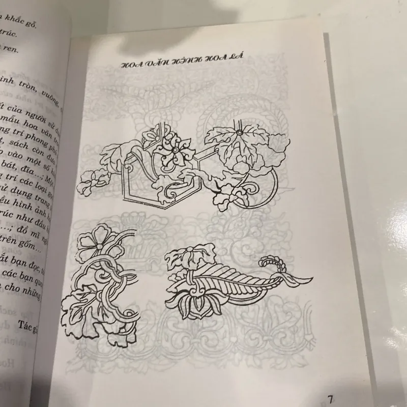 HOA VĂN TRANG TRÍ THÔNG DỤNG (XB 2007) 973289