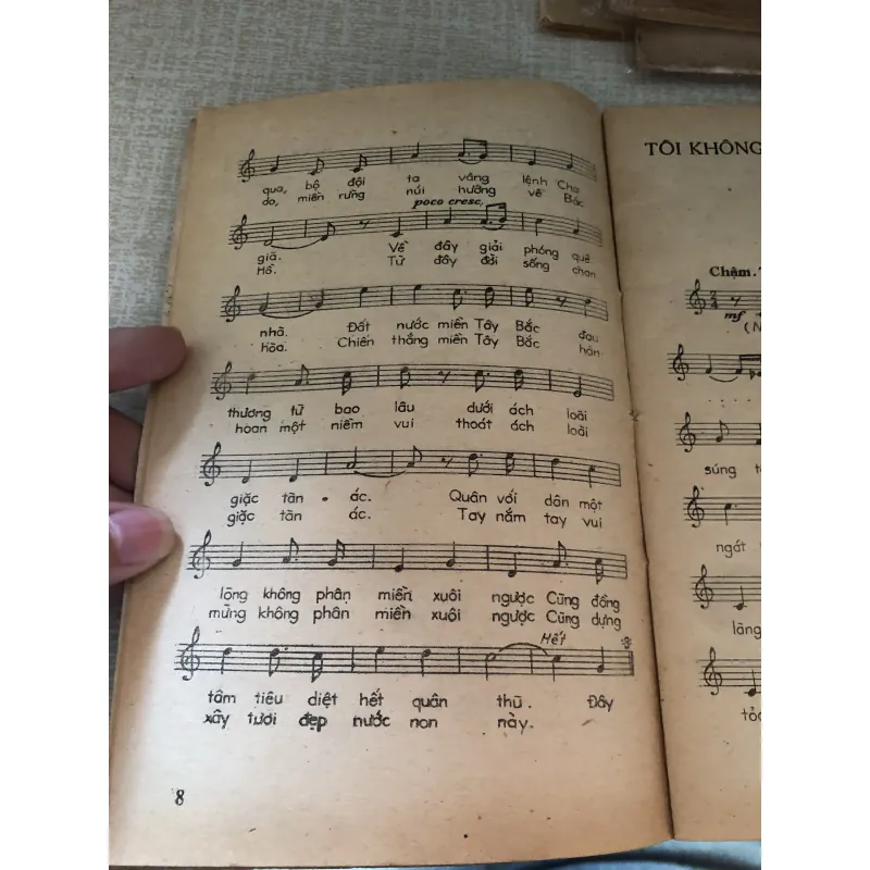 Tập ca khúc Cảm xúc tháng mười-Nguyễn Thành 960282