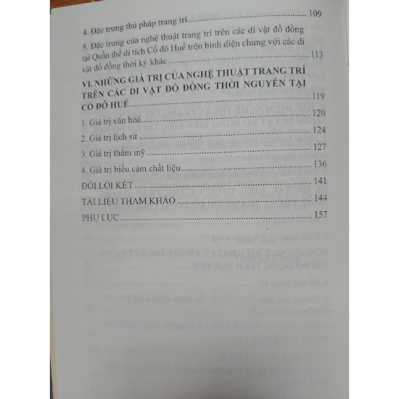 Nghệ thuật trang trí trên đồ đồng thời Nguyễn tại Huế L7 - 2022 - 221 trang LỊCH SỬ - CHÍNH TRỊ - TRIẾT HỌC ANTQ2012-138 737503