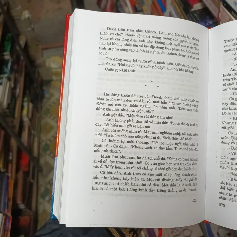 Người Lữ Hành Kỳ Dị- Harold Robbins 702792